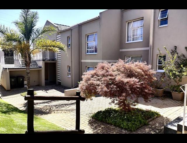 2 BEDROOM TOWNHOUSE FOR SALE IN BEDFORD GARDENS